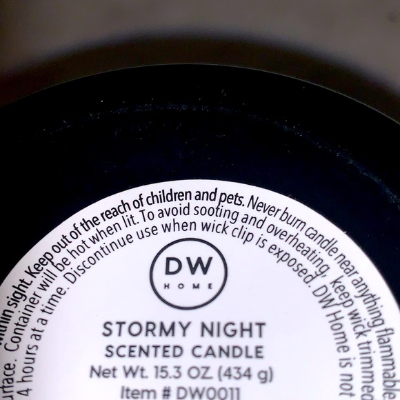 DW HOME CANDLE STORMY NIGHT RICHLY SCENTED NEW 15 oz 2 WICK - Picture 4 of 4